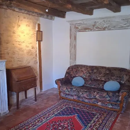 Petite Maison De Village Ygrande Exterior foto
